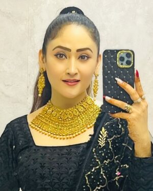 Aditi Sajwan Instagram - 📸 Tasveerein 🌹