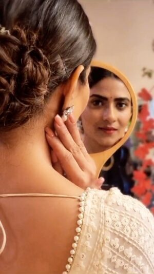Aditi Sharma Instagram - 🦋🌸 hope 😇 love💫 peace 🌈
#fridayvibes #lyrics #amritapritam 🙌