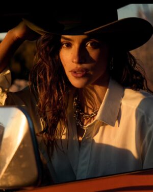 Adria Arjona Instagram - Where we spend the holidays may change, but I can always bring a piece of @TiffanyAndCo with me wherever I go. #ATiffanyHoliday