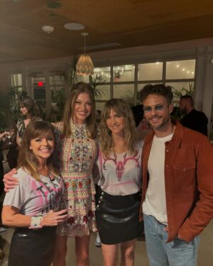 Adrianne Palicki Instagram - Looking back at an incredible premiere of #TexasCultHouse at the #AustinFilmFestival this past month!

A special thank you to our director & co-writer @TheJuliaBarnett for her visionary leadership, to the fantastic cast I had the privilege to share the screen with, and to everyone who came out to support us 🙏❤️

Stay tuned for more updates 💋

#IndieFilm #FilmPremiere