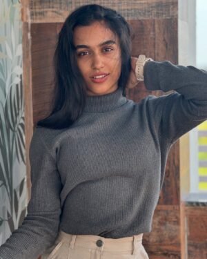 Adrija Sinha Instagram - Trust your inner magic to give you wings and fly 🧚🏻‍♀️🤍🌼

#adrijasinha__ #beauty #universe #loveyourself #model #blessed #passionate #adrijasinhastylediaries