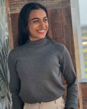 Adrija Sinha Instagram - Trust your inner magic to give you wings and fly 🧚🏻‍♀️🤍🌼

#adrijasinha__ #beauty #universe #loveyourself #model #blessed #passionate #adrijasinhastylediaries