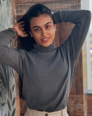 Adrija Sinha Instagram - Trust your inner magic to give you wings and fly 🧚🏻‍♀️🤍🌼

#adrijasinha__ #beauty #universe #loveyourself #model #blessed #passionate #adrijasinhastylediaries