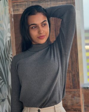 Adrija Sinha Instagram - Trust your inner magic to give you wings and fly 🧚🏻‍♀️🤍🌼

#adrijasinha__ #beauty #universe #loveyourself #model #blessed #passionate #adrijasinhastylediaries