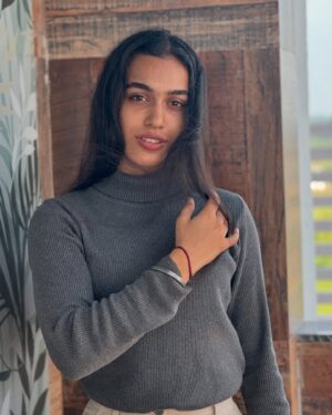 Adrija Sinha Instagram - Trust your inner magic to give you wings and fly 🧚🏻‍♀️🤍🌼

#adrijasinha__ #beauty #universe #loveyourself #model #blessed #passionate #adrijasinhastylediaries