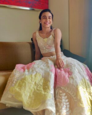 Adrija Sinha Instagram - Flaunting my fabulousness with every laugh 🌸💫

#instagram #instagood #love #like #photography #follow #instadaily #photooftheday #instalike #fashion #likeforlikes #picoftheday #beautiful #followforfollowback #insta #trending #art #india #bhfyp #photo #viral #likes #explore #nature #style #happy #followme #explorepage #model #travel