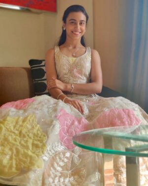 Adrija Sinha Instagram - Flaunting my fabulousness with every laugh 🌸💫

#instagram #instagood #love #like #photography #follow #instadaily #photooftheday #instalike #fashion #likeforlikes #picoftheday #beautiful #followforfollowback #insta #trending #art #india #bhfyp #photo #viral #likes #explore #nature #style #happy #followme #explorepage #model #travel