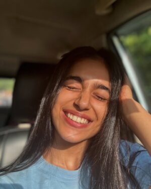 Adrija Sinha Instagram - Sunshine is my favourite accessory 🌈💙💫
•
•
#adrijasinha #teenactor #foryou #foryoupage #sunkissed #viralpost #adrijasinhastylediaries #superdancer