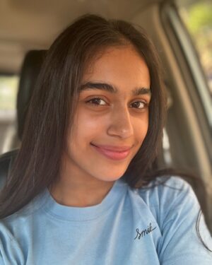 Adrija Sinha Instagram - Sunshine is my favourite accessory 🌈💙💫
•
•
#adrijasinha #teenactor #foryou #foryoupage #sunkissed #viralpost #adrijasinhastylediaries #superdancer