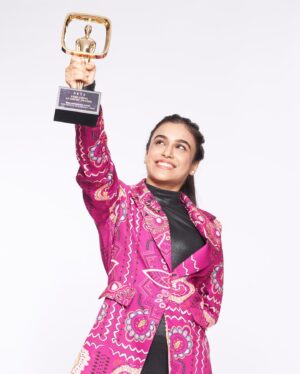 Adrija Sinha Instagram - Your Best supporting actress (female) for a web original film ✨ All your love and wishes made this possible! Thank you, dil se ❤️🥹 bohot saara pyaar 💕

Makeup : @maneeshanathmuah_adara 
Costume : @khushu712