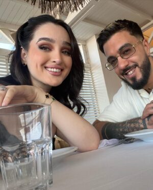 Ahlem Fekih Instagram - September dump 🫀👨‍👩‍👦🌝💫🧸
Family first