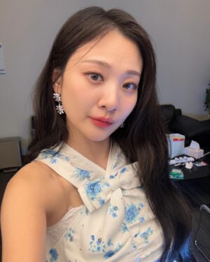 Ahn Ji-young Instagram - 🐰🩵🦋