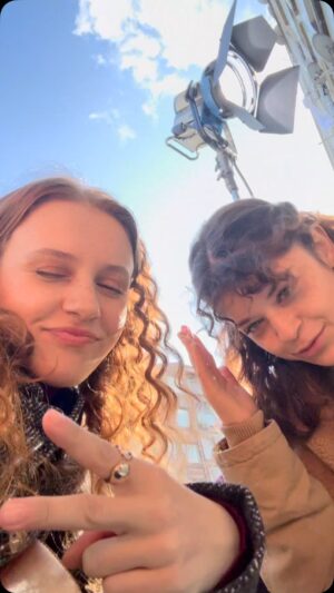 Ahsen Eroğlu Instagram - İki tane Türk kahvesi. Sade 🙂‍↕️✌🏻

Akşam görüşürüz ❤️‍🔥 #deha