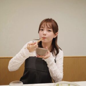 Ai Shinozaki Instagram - ・

ゆうちょのお店で
ご飯食べた日の写真🍚☺️📸

普段ジャンクなものばっかり食べてる私には
ゆうちょの作るご飯の優しさがすっごく沁みる、、🫠♡

体に優しいうえに
とびきり美味しいって凄い！

有言実行っていうかさ、こっちも驚くスピードで
どんどん進んで行くゆうちょ本当凄いなって思う。
尊敬🫶

改めて @atelier_aoya 
オープンおめでとう☺️💕

#美しさ分けてくれよ
#2枚目のやつめっちゃ美味い