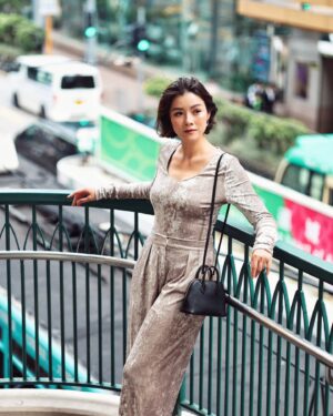 Aimee Chan Instagram - Bye bye 🌞🌻🌊 , Hello 🎃🍁 #autumn !

#ootd 
@marella_official @marellahk 

📸@dangraphy_ 💄 @zoefan 😎@wwchezw 🌼@kaka04150415 👩‍🦰@manho_li