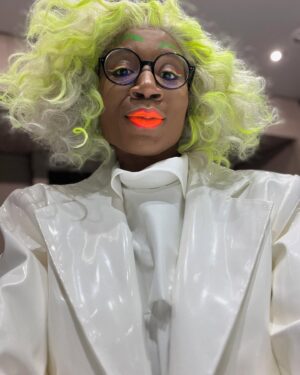 Aisha Hinds Instagram - •| S T R E A M • Q U E E N |•

If you missed the @911onabc HALLOWEEN EPISODE you can STREAM NOW on @hulu 

The crew did an incredible job executing all the looks, laughs, haunts and hijinks.
