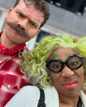 Aisha Hinds Instagram - •| S T R E A M • Q U E E N |•

If you missed the @911onabc HALLOWEEN EPISODE you can STREAM NOW on @hulu 

The crew did an incredible job executing all the looks, laughs, haunts and hijinks.