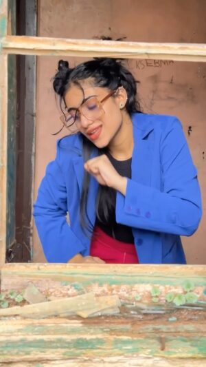 Aishu Instagram - OCB ku oru oh poduuuu!!!
A quick dance for @paaldabba.iam ‘s banger song💃🔥

Shot by @shyji_ads 
#aishuads #alhenaads #ocb #dancevideo #dancereels #sistersquad #tamilsong #indiemusic #thinkindia #dancelife