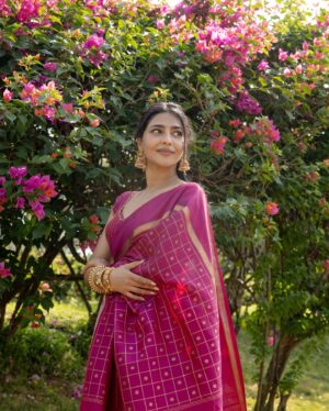 Aishwarya Lekshmi Instagram - Managed to get away without getting murdered by the bride on her wedding day ! 
This was right after i told her a bridesmaid is going to go missing coz "Work " calls🥶🥶🥶
Deeply grateful i could witness your beautiful day and all the emotions that came with it @keerthysureshofficial & @antonythattil ....... That song , That Thirumanam , You crying and hugging him and all of us bawling our eyes out , Allll of it lives rent free in my head and thankyou for this much cherished memory❤️ 
What a joy it was to see your companionship take this new step . 
 

Swipe right to see the Beautifulllest Kanchivaram i have ever ever laid my eyes on and had the honour to wear 😍😍😍 : @houseoftuhil gifted me this saree months back and i couldnt stop staring at it and im thankful i could wear it on a meaningful day . This was inspired by Rukmini Devi's weaves at Kalakshetra and has Kottadi (Checks ) with Rudraksham motifs and the richest pallu i have ever seen andd it depicts a temple procession. 
 The work they do at @houseoftuhil , especially to revive our traditional designs and weaves is so commendable and the  passion and knowledge shows in the weaves ❤️

@swapnilkashid_ thankyou for helping my hair look graceful enough in the 5 minutes you got . @styledbysmiji Thankyou for this beautiful blouse and letting me steal anything and everything you own. @kiransa for being such a cutie and clicking my pictures even though you were one of the wedding guests' there ❤️

Ok . Vote of thanks is done 🫶🏻 

Happpy Married Life Kitty and Thattil!!!! 🧿🧿🧿🧿 
Stay the same and also What a partyyyy that was 🙌🙌🙌🙌