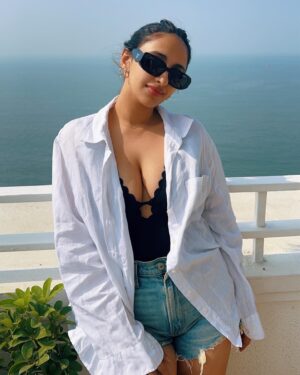 Akansha Ranjan Kapoor Instagram - 2025 vibe check: watering what waters me and letting the rest dry out. let’s see what grows 🤍🪴