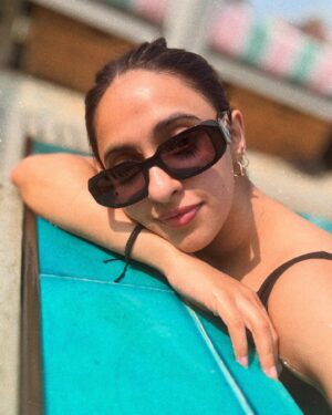 Akansha Ranjan Kapoor Instagram - 2025 vibe check: watering what waters me and letting the rest dry out. let’s see what grows 🤍🪴