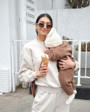 Alanna Panday Instagram - Ice-cream & Cuddles🍦🧸