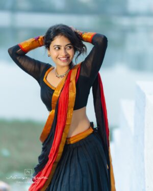 Alekhya Harika Instagram - Swipe 👉🏻❤️

Designed by : @navya.marouthu 
📸 : @absolutelyrahul 
MUA : @jayamakeoverartist_