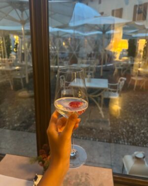Alessia Tresoldi Instagram - Relax 🧘🏻‍♀️ Reality: I’m watching people play golf outside ❄️ I thought I’d join them in summer ☀️

#relax #terme #garda #termedelgarda 
#TermeRelax #Benessere #SpaExperience #GolfAndWellness
#RitrovaTeStesso #WellnessEscape #FindYourZen #lagodigarda #lakegarda #tresoldi