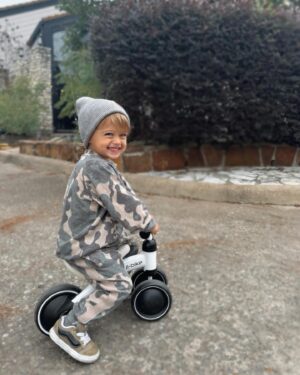 Alexandria DeBerry Instagram - who’s gonna tell him he’s no longer the baby 😭 
the one who made us parents   has opened our hearts to a love deeper than we could have ever imagined! 
he’s clever, fun, opinionated as can be, loves a dance party,   is going to be the best BIG BROTHER! cherishing every bit of these last few months with just him 🤍 the daily kisses he gives mama’s belly are the 🍒 on top! 
#beauxdiesel #bigbreaux