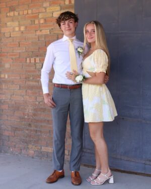 Alexus Oladi Instagram - ogden homecoming with the funnest people 😁🤩