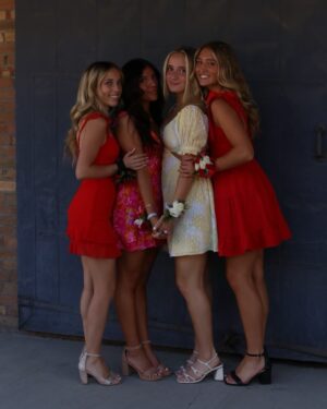 Alexus Oladi Instagram - ogden homecoming with the funnest people 😁🤩