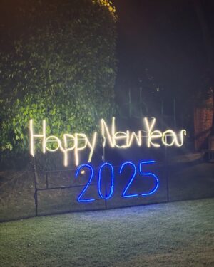 Alia Bhatt Instagram - 2025 : where love leads & the rest just follows...!! 

happy new year all 🩵🌻