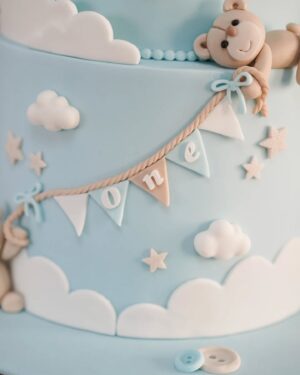Alia Chergui Instagram - Happy birthday mon petit prince 

Même si on a déjà fêté ton anniversaire à 3, il était important de marquer le coup pour ta 1ere année avec les amis et la famille !
Tu remercieras @ca et toutes les personnes quand tu seras en capacité de parler 😁, pour t'avoir accompagné durant cet anniversaire et t'avoir offert pleins de outfits pour tes futurs fashion week ! Ainsi que @mellow_cake_paris pour ton gâteau magnifique, le @rooftop.copernic , @rosa_lets_cakes_ , @lamaisonduchocolat_paris , @la.maison.lintemporel et @impressiongourmande ! Dis donc t'en a de la chance, toute cette organisation rien que pour toi 🥹
Bien-sûr sans oublier la famille et les tatas/tontons qui étaient présents ! Tu leur feras pleins de câlins 🤍

Encore joyeux anniversaire mon bébé d'amour 🎂
#birthday #one