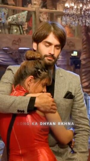Alice Kaushik Instagram - You are honestly a chhoti behn, and we all love you @alicekaushikofficial. You gave your best. Sometimes, things don’t fall into place, but we’re sure that VD is going to miss you a lot. We could see that bond of yours with VD. You’re such a sweet soul.

This isn’t the end; this is the new start of a beautiful journey. You are a part of the Vivian family—once a part, always a part. You’re always going to be bhai’s cute “bacha.” Touchwood to see this unbreakable bond inside the Bigg Boss house. God bless you for your future endeavors.

And yes, TROPHY GHAR AAYEGI! 🏆 @officialjiocinema @colorstv 

#viviandsena #bigboss18 #bb18 #bigboss #alicekaushik