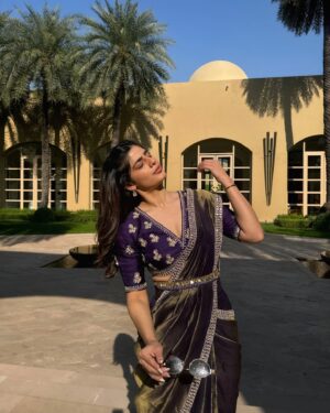 Alisha Chopra Instagram - Attending weddings can be a full time job.👯‍♀️

Wearing : @ivorybydipika 💜
.
.
.
.
.
#saaree #tradition #wedding #outfit #indianoutfit #indianwear #weddingseason #indianwedding #look