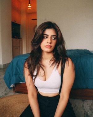 Alisha Chopra Instagram - Bean there done that 
.
.
.
.
.
#photography #thefeels #look #eyes #photoshoot #outfit
