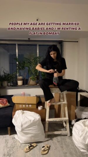 Alisha Chopra Instagram - It’s a bigger achievement, and calls for garam champagne. 
The struggle🤌🏼
.
.
.
.
.
.
#bombay #rent #mumbai #comedy #comedyreels #fun #funny #justforfun #expensive #celebration #joke #laugh #india