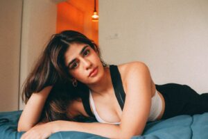 Alisha Chopra Instagram - Been a while

📸 : @bhagyaveer_nimaj 
.
.
.
.
.
#photo #look #eyes
