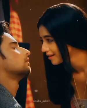 Alisha Parveen Instagram - I didn’t Quit , I was Replaced 
This was so so hard for me! When you give your so much strength, power, love , happiness, everything to your character, then you are Replaced overnight without knowing it feels like Heartbreak! 
But i am smiling just because all of you, your support, your love! 
Always Your Raahi! Thankyou so much for the love❤️
#Pradhya #Anupama