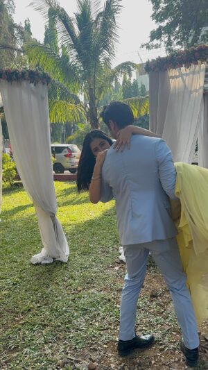 Alisha Parveen Instagram - Aapse chupa ke rakha, aapse hi pyaar tha😍
@directorskutproduction @starplus 

#pradhya #premraahi #premraahiromance #premraahilovestory 
#prem #raahi #shivamkhajuria #shivamkhajuriafam #alishaparween #directorskutproduction #starplus #anupamaa #newreel #jodi #cutecouple #actor #instagram #love #loveyou