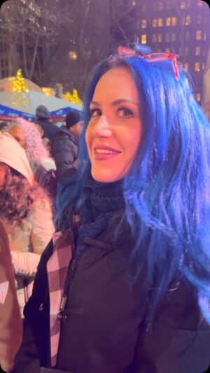 Alissa White-Gluz Instagram - I don’t celebrate Christmas but I do ❤️ NYC.