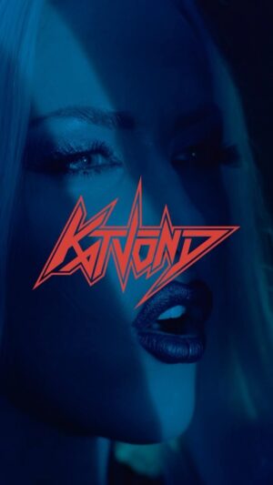 Alissa White-Gluz Instagram - Official music video for @thekatvond ‘s song ‘I AM A MACHINE’ featuring @alissawhitegluz OUT NOW! Premiering exclusively with @revolvermag ⚔️

*click link in bio to watch now!*

“I’ve been such a huge fan of Arch Enemy for so long, it’s been a dream come true getting to create music with Alissa. 
  She’s one of the most talented friends I have. Getting to record her massive vocal range in person was beyond inspiring.” -KvD 

🎥: @vcordero6