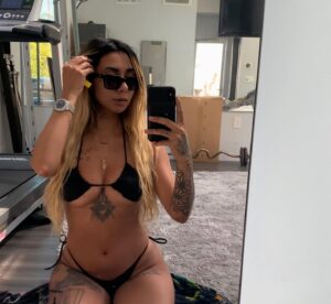 Ally Lotti Instagram - decided to enjoy quarantine 2day