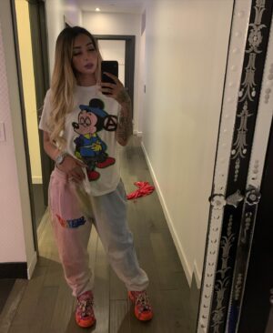 Ally Lotti Instagram - dinner attire