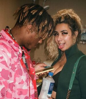 Ally Lotti Instagram - first time i ever even heard or/talked to you was a cpl valentine days ago, never thought i would would b writing a post w out you next to me to take my phone and write my caption for me. . but I feel you here, my twin flame. our love is unmatched