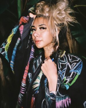 Ally Lotti Instagram - thankful for all my brothers j left to look after me. all of us, all of our memories old and new— helped get me here ;better yet, b here 

and our fans— I LOVE YAL SO MF MUCH