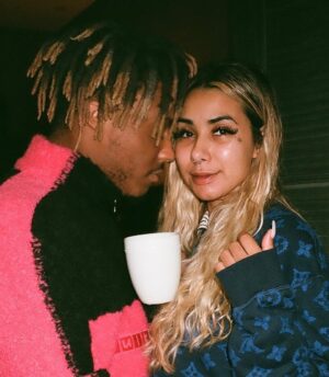 Ally Lotti Instagram - first time i ever even heard or/talked to you was a cpl valentine days ago, never thought i would would b writing a post w out you next to me to take my phone and write my caption for me. . but I feel you here, my twin flame. our love is unmatched