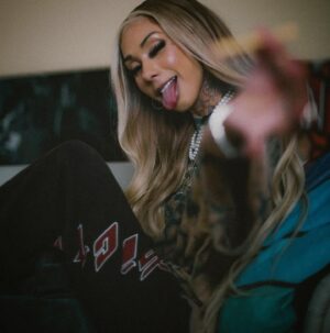 Ally Lotti Instagram - HBO🤫🏁
 

📷: @goodluckkarly