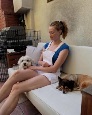 Alyssa Sutherland Instagram - Life is good. Peace out ‘24!