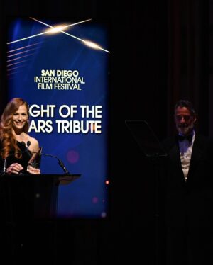 Amanda Righetti Instagram - A few more photos from the @sdfilmfestival last week. What a wonderful evening! Thank you @ceciliapeck @tonyamantooth @moviemantz and all the board members involved in selecting me for this honor. Congratulations again to my fellow honorees! It was an honor to share the stage with you all. #fbf #sandiegointernationalfilmfestival